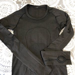 Lululemon Long Sleeve in Black